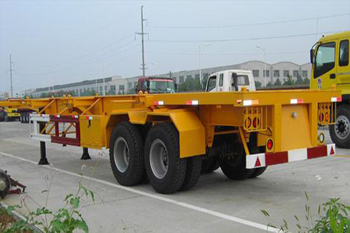 山東定制掛車(chē)廠(chǎng)家直銷(xiāo)的注意事項(xiàng)